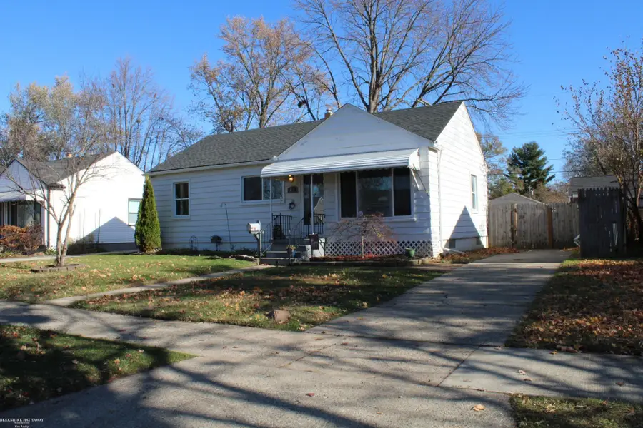 629 Chippewa ST, Mount Clemens, MI 48043 - Image #3