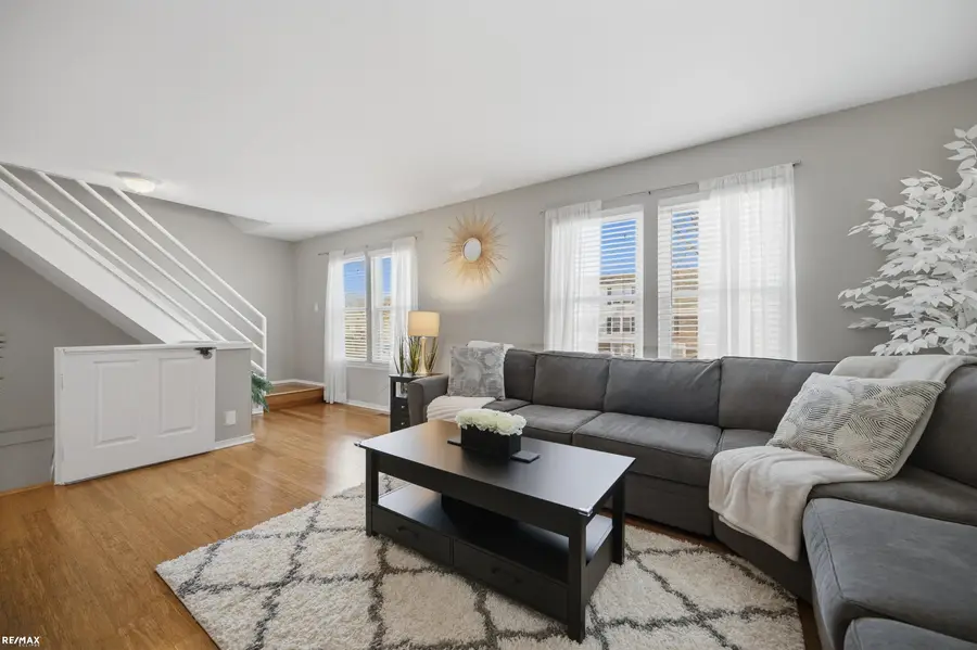 37686 Charter Oaks BLVD, Clinton Township, MI 48036 - Image #3