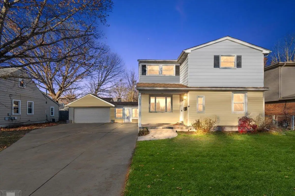 20945 Hampton RD, Harper Woods, MI 48225 - Image #1