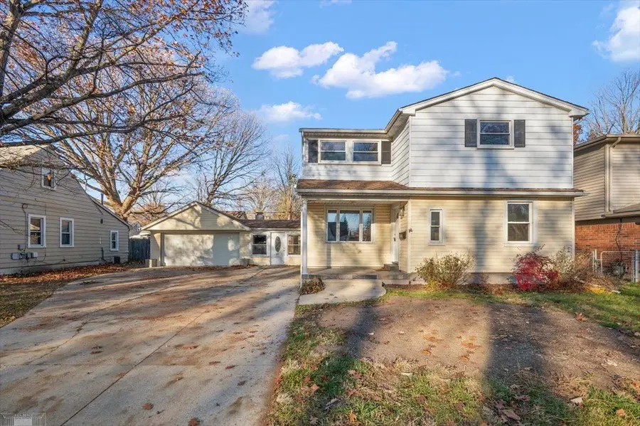 20945 Hampton RD, Harper Woods, MI 48225 - Image #2