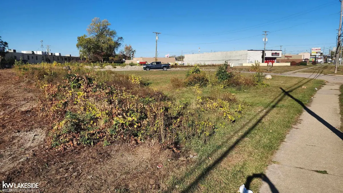 30935 Utica RD, Roseville, MI 48066 - Image #1