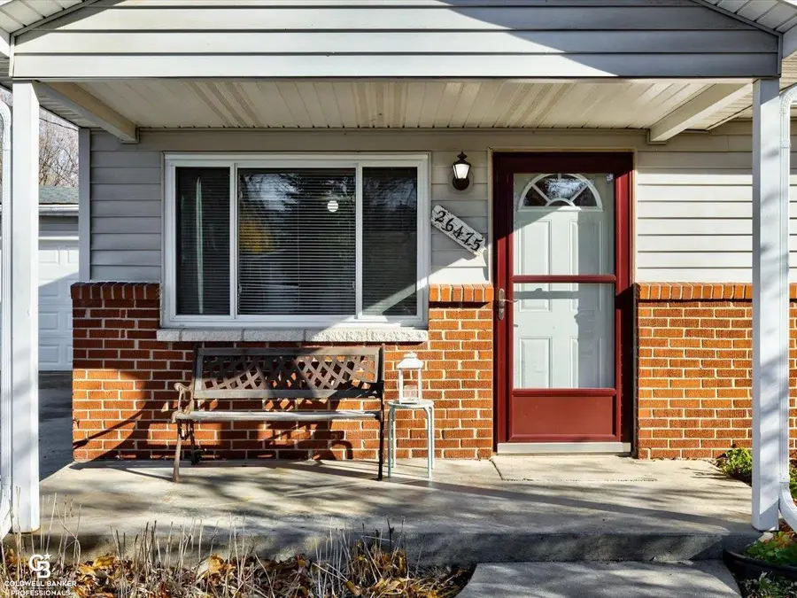 26475 Hickler LN, Harrison Township, MI 48045 - Image #2