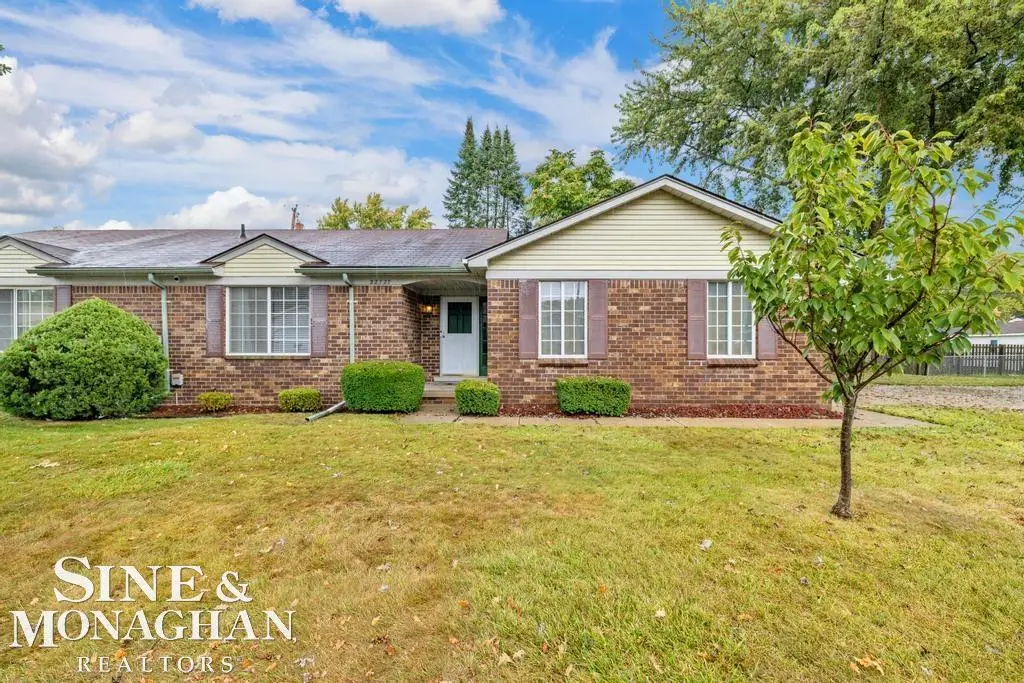 22727 Shoreview CT, Saint Clair Shores, MI 48082 - Image #1