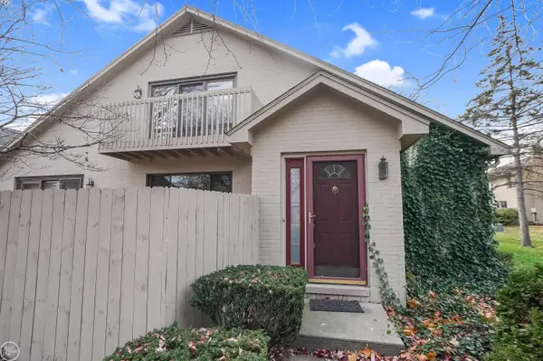 42139 E Edward DR, ClintonTownship, MI 48038