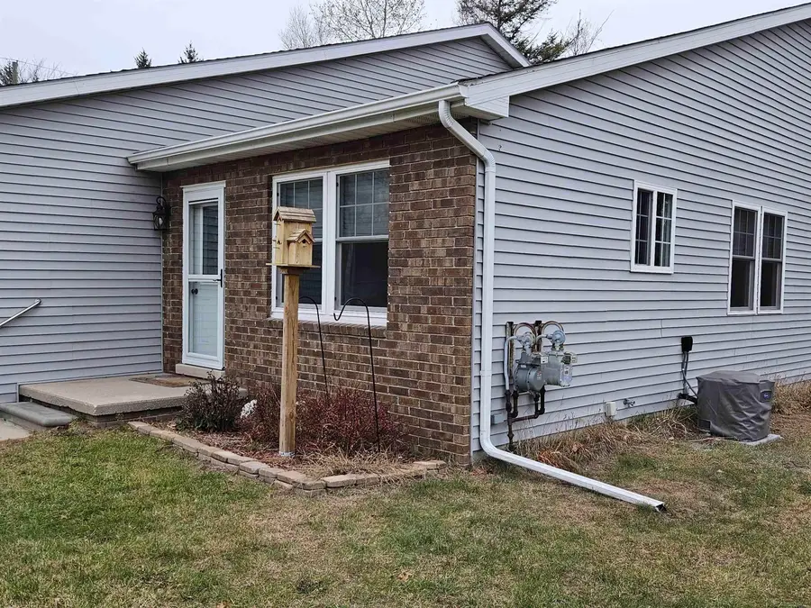 3865 Krafft RD, Fort Gratiot, MI 48059 - Image #3