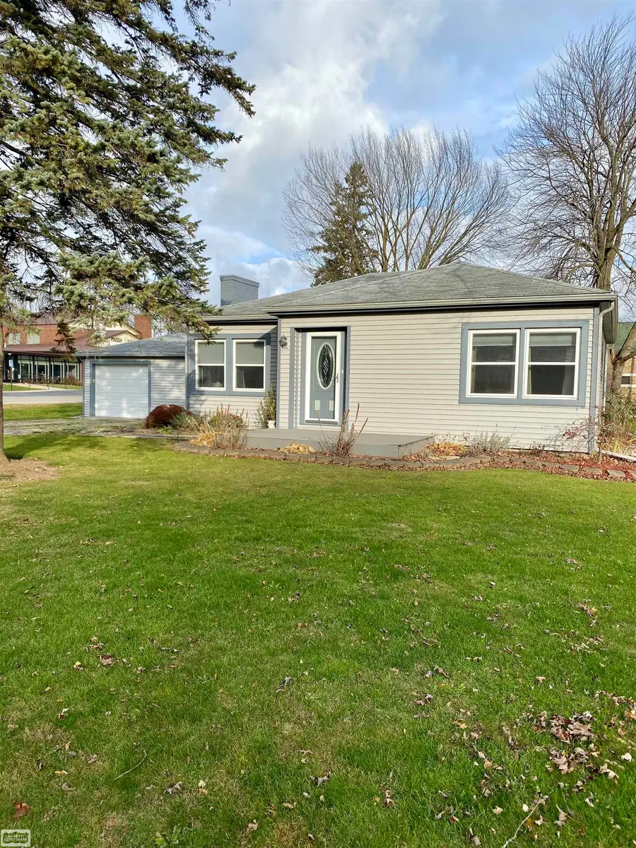 203 E Kempf CT, Capac, MI 48014 - Image #2