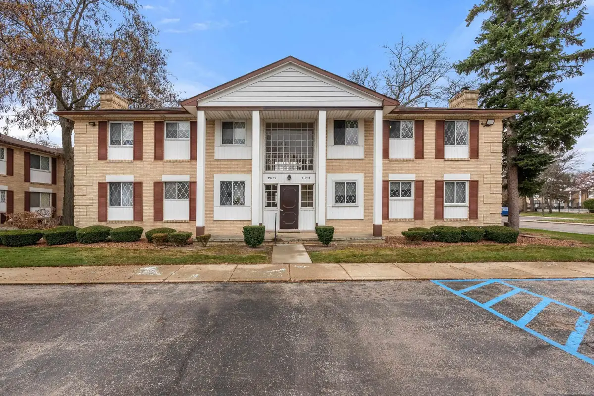 29265 Hayes RD, Warren, MI 48088 - Image #1