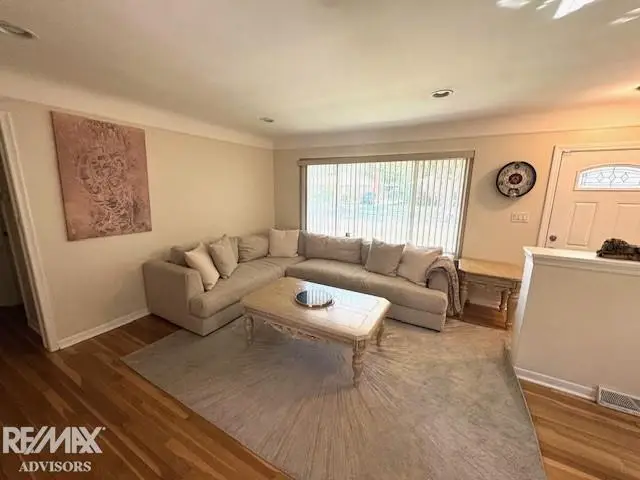 26515 Newport AVE, Warren, MI 48089 - Image #3