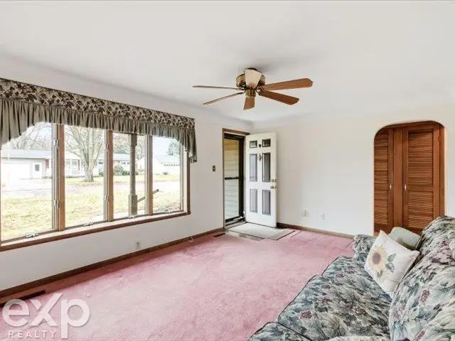 39 S Flower ST, Croswell, MI 48422 - Image #3