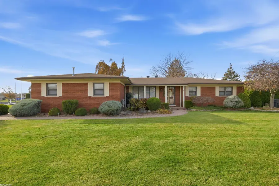 38151 SEAWAY CT, Harrison Township, MI 48045 - Image #3