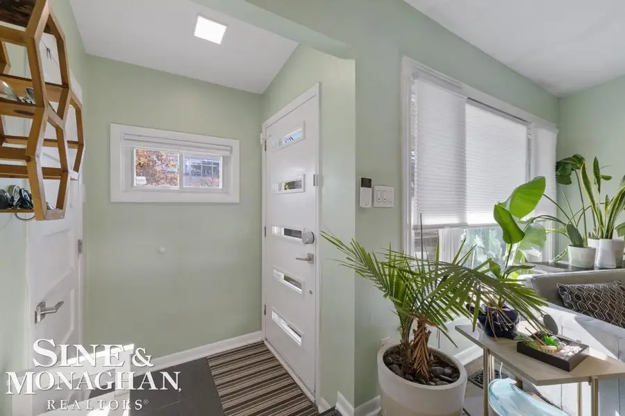 22425 Saint Joan St, Saint Clair Shores, MI 48080 - Image #3