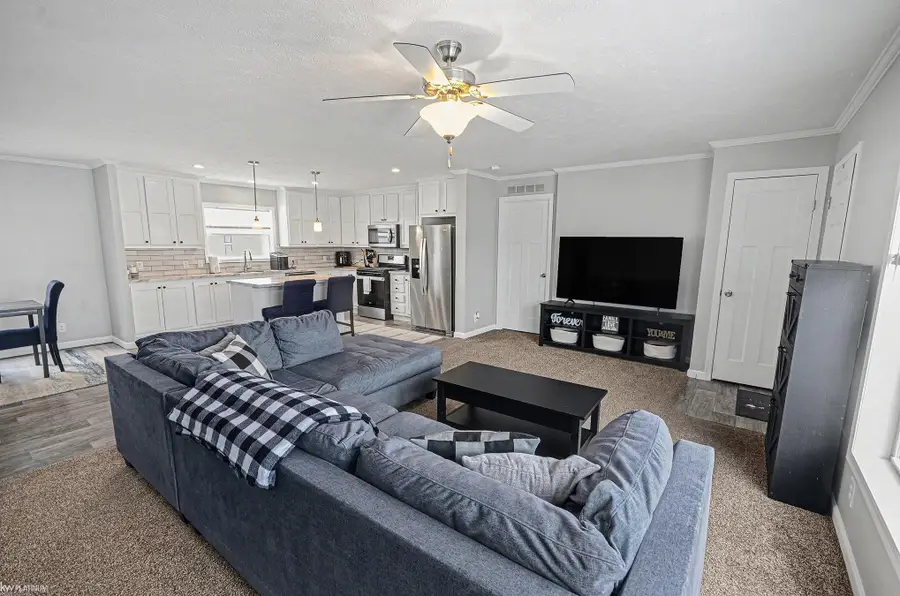 37330 Burrstone LN, Lenox, MI 48048 - Image #3