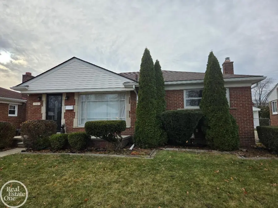 25585 Ronald ST, Roseville, MI 48066 - Image #2