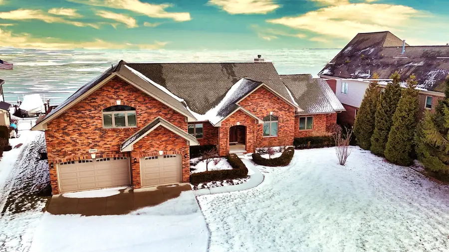 37580 Lakeshore Drive, Harrison Township, MI 48045 - Image #2