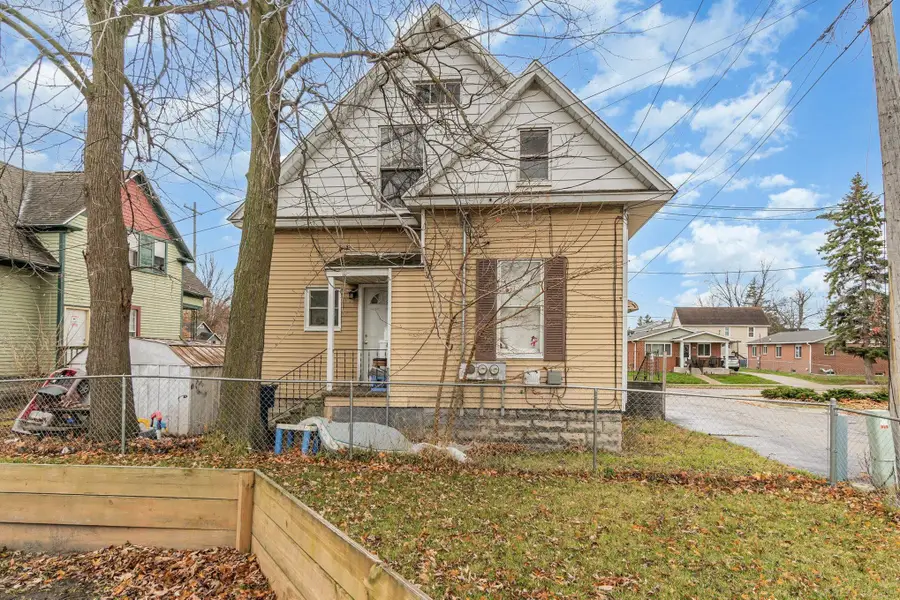 411 10th ST, Bay City, MI 48708 - Image #3