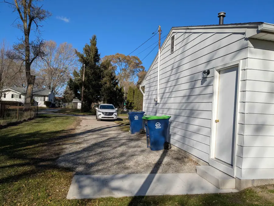 5050 Carnegie Street, Saginaw, MI 48601 - Image #2