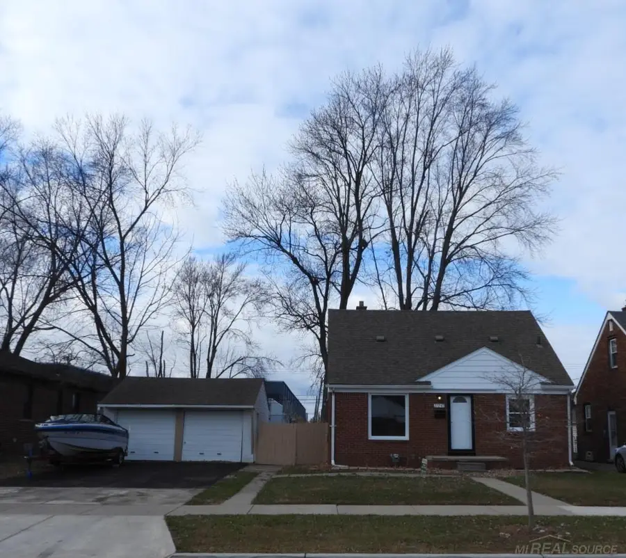 27247 Leroy DR, Roseville, MI 48066 - Image #2