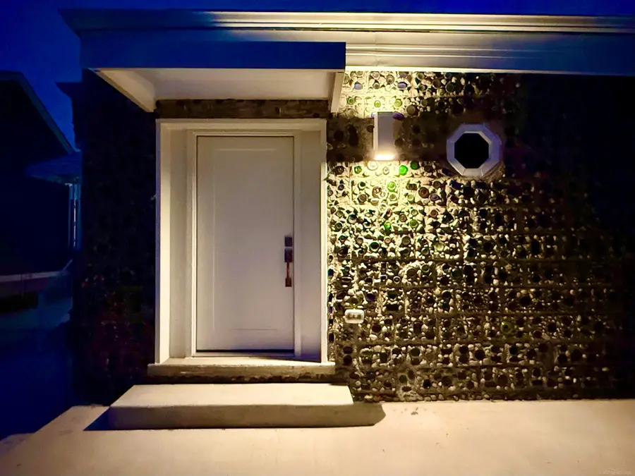 39 W Elza ST, Hazel Park, MI 48030 - Image #2