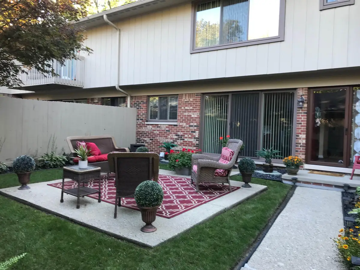 42373 Dianna CT, Clinton Charter Township, MI 48038 - Image #1