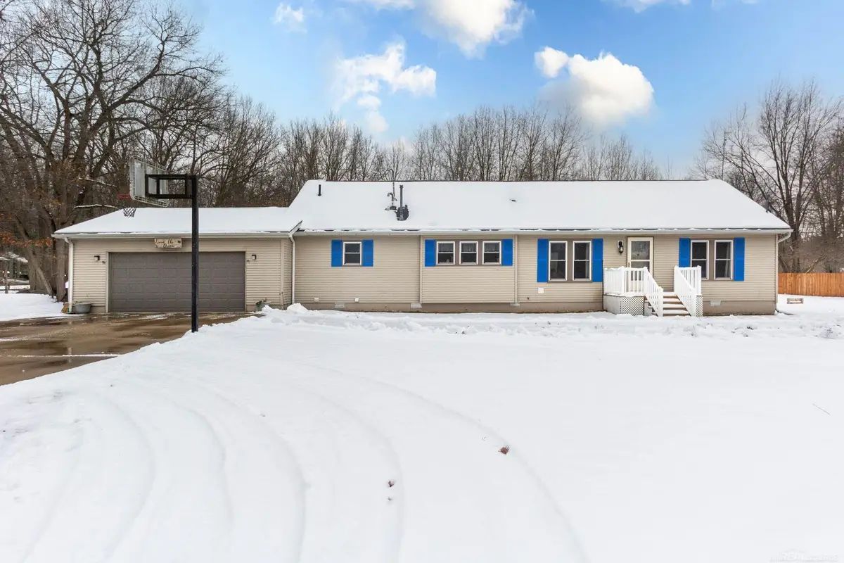 11121 Darling RD, Milan, MI 48160 - Image #1