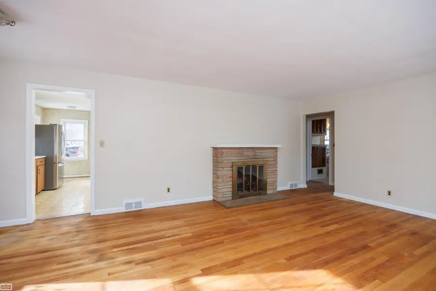2403 Crooks RD, Royal Oak, MI 48073 - Image #2