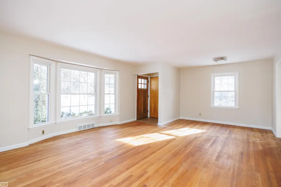 2403 Crooks RD, Royal Oak, MI 48073 - Image #3