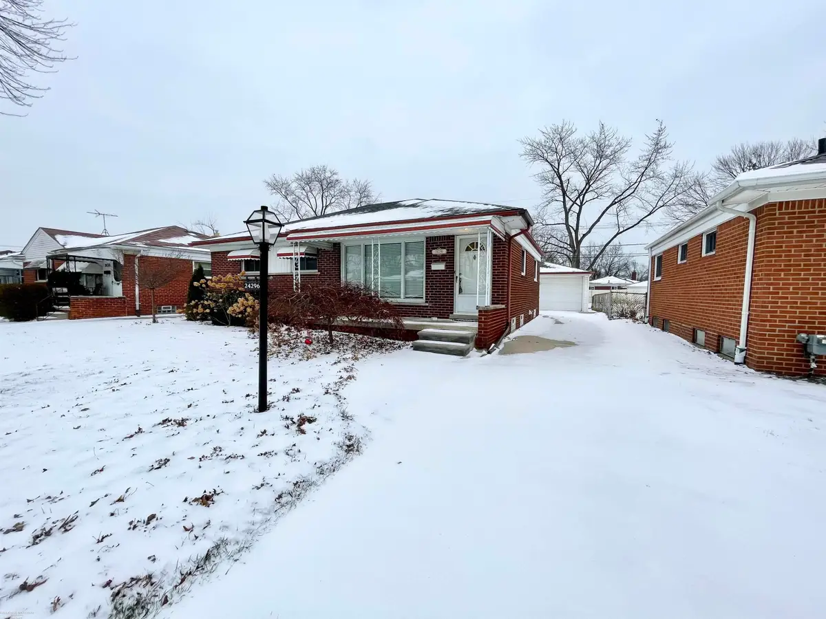 24296 Roxana ST, Eastpointe, MI 48021 - Image #1