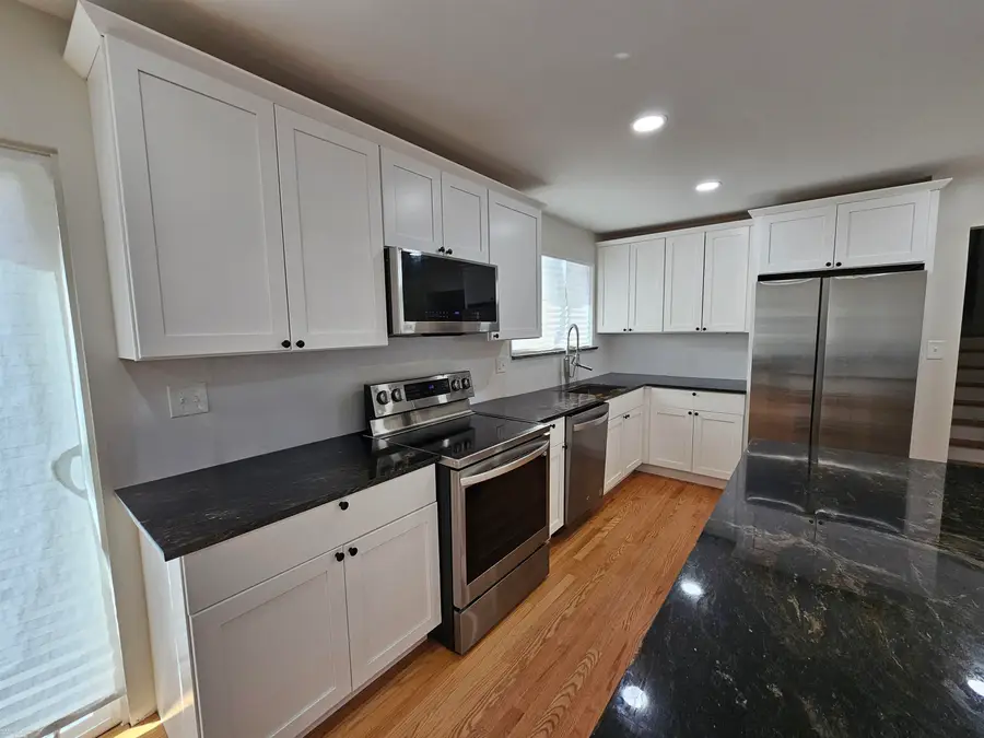 19245 Eldridge LN, Southfield, MI 48076 - Image #3