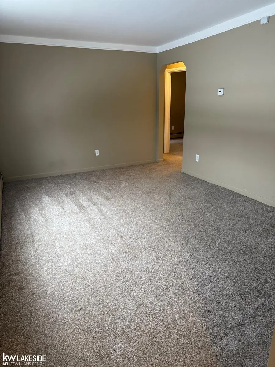 22795 Almond AVE, Eastpointe, MI 48021 - Image #2