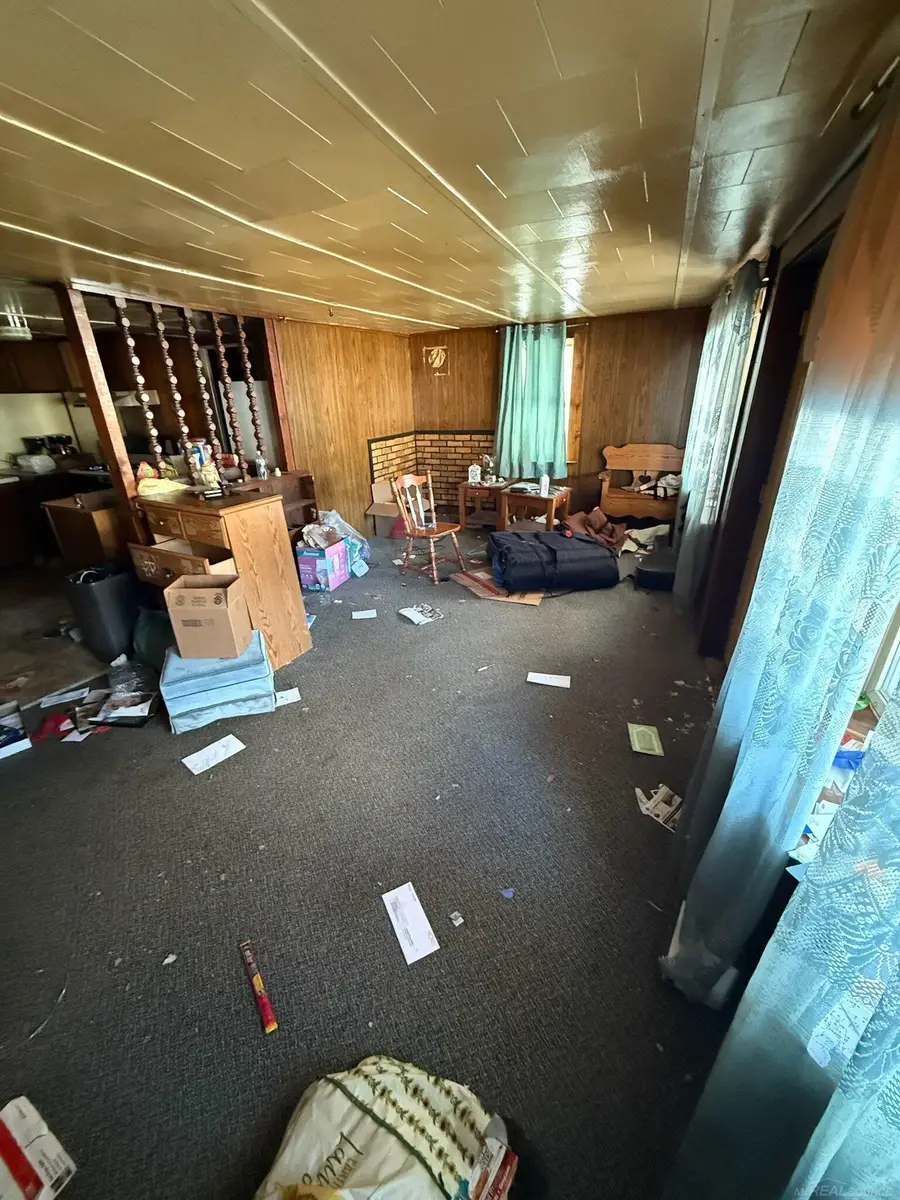 161 W Ludington DR, Farwell, MI 48622 - Image #2