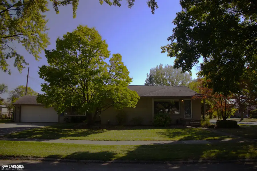 1092 Shenandoah DR, Clawson, MI 48017 - Image #2