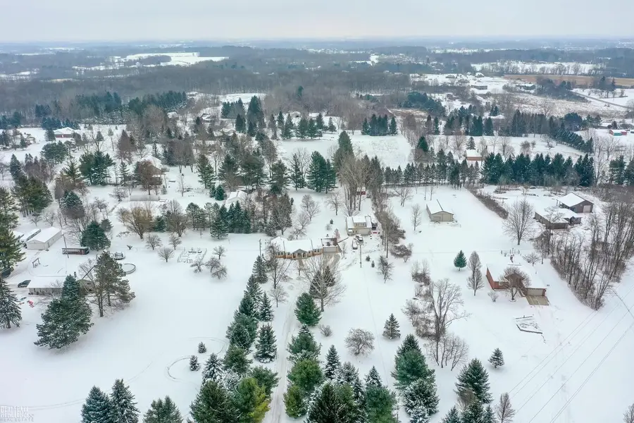 4869 Bishop RD, Dryden, MI 48428 - Image #3