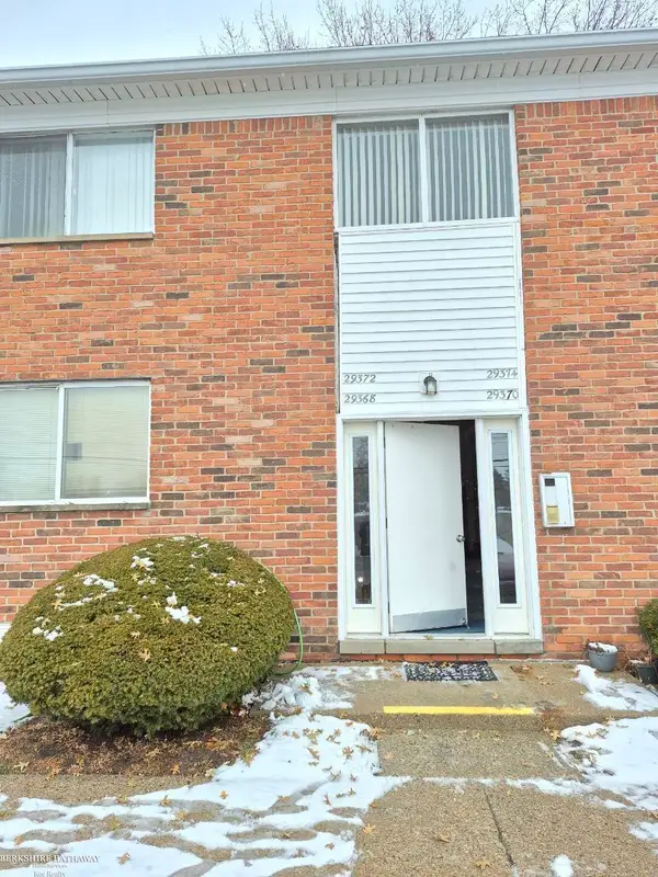 29368 Hoover, Warren, MI 48093