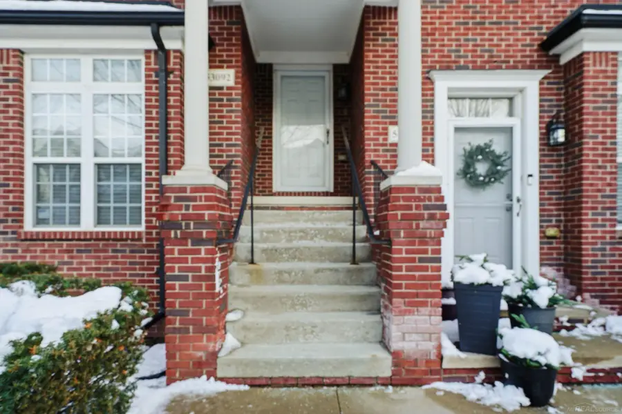 53092 Providence DR, Utica, MI 48316 - Image #2