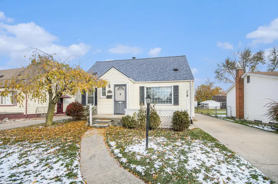 21705 Fresard ST, Saint Clair Shores, MI 48080 - Image #2