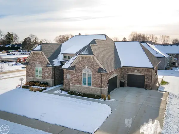 16818 Glenhurst DR, Macomb, MI 48044