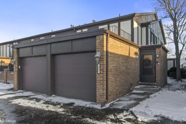 408 Country Club DR, StClairShores, MI 48082