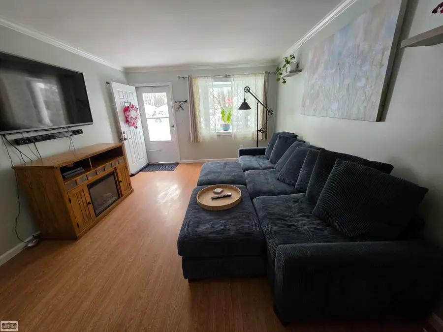 39690 Detroit ST, Harrison Charter Township, MI 48045 - Image #3