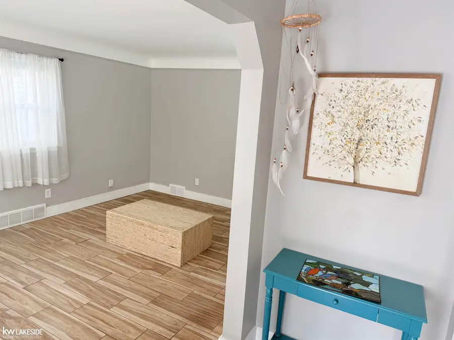 22118 Firwood AVE, Eastpointe, MI 48021 - Image #2