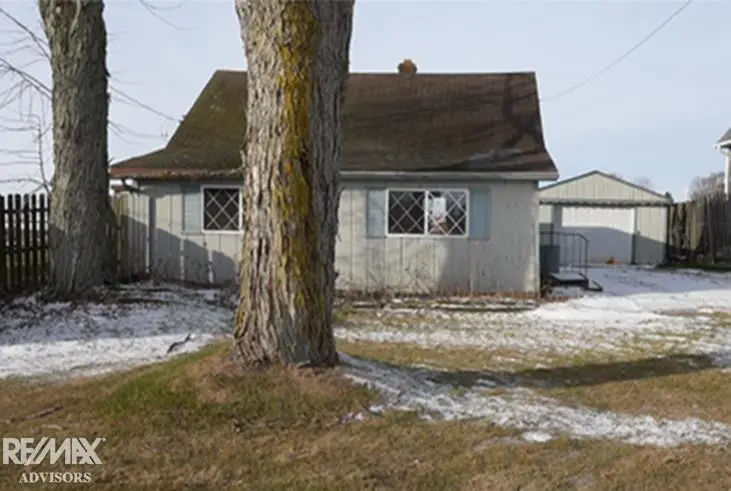 7717 Dyke RD, Fair Haven, MI 48023 - Image #1