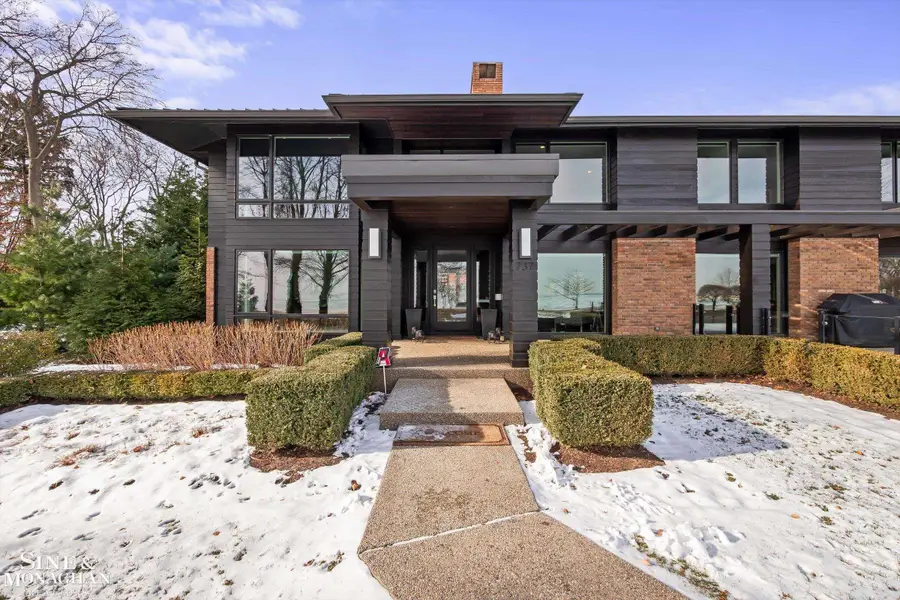 737 Lake Shore RD, Village Of Grosse Pointe Shores, MI 48236 - Image #2