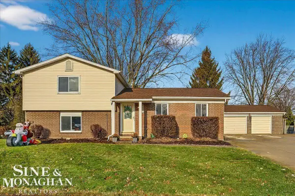 19219 Lloyd ST, ClintonTownship, MI 48038