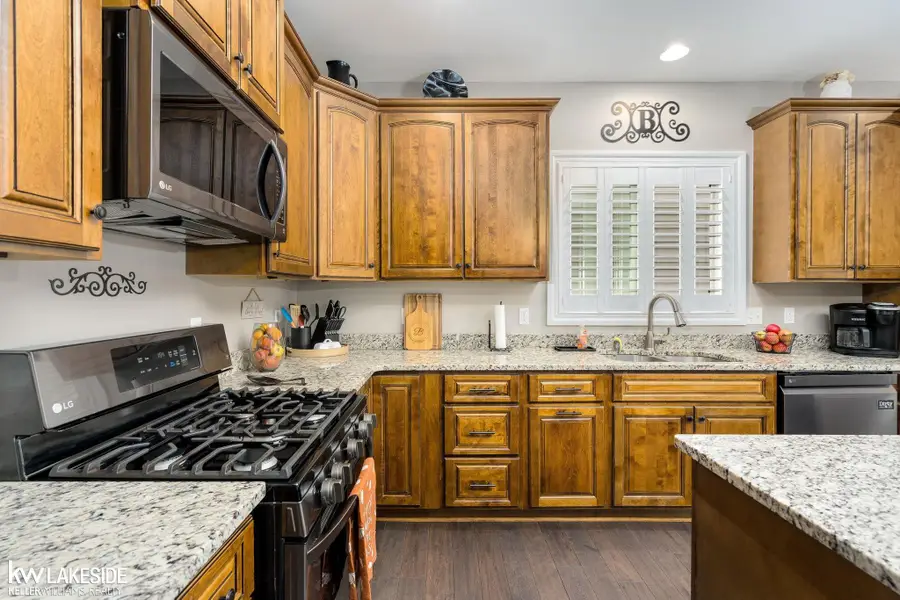 30009 Quincy ST, Chesterfield Township, MI 48051 - Image #3