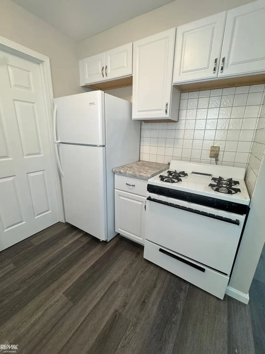 22417 Maxine ST, Saint Clair Shores, MI 48080 - Image #3