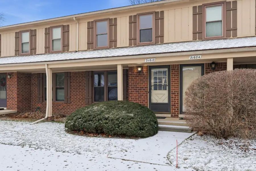 31610 Green Meadow LN, Warren, MI 48093 - Image #2