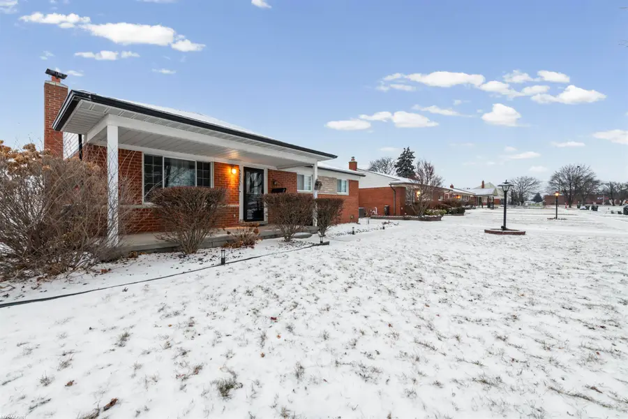 40351 Hamilton DR, Sterling Heights, MI 48313 - Image #3