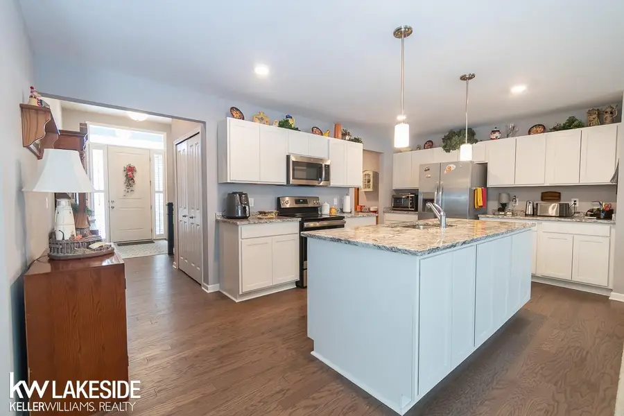 52681 Wellington Valley DR, Macomb, MI 48042 - Image #2