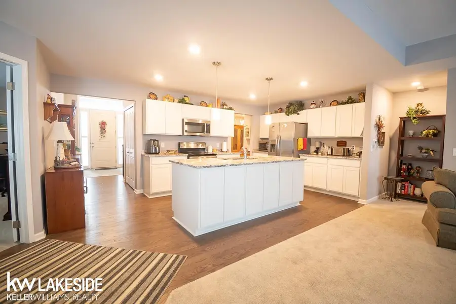 52681 Wellington Valley DR, Macomb, MI 48042 - Image #3