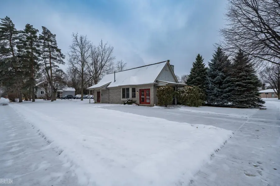 13498 Butler DR, Sterling Heights, MI 48313 - Image #2