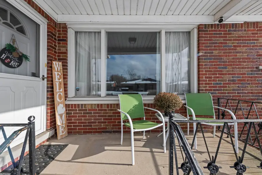 28506 Kimberly LN, Saint Clair Shores, MI 48081 - Image #2